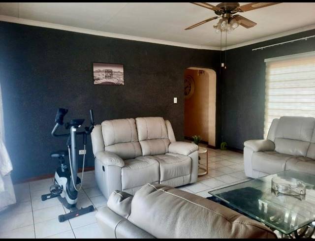 3 BEDROOM HOUSE FOR SALE IN WALDRIFT